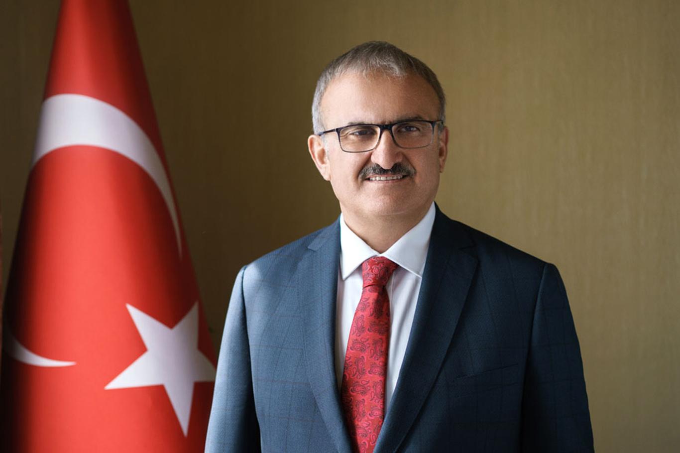 Yeni Diyarbakır Valisi Münir Karaloğlu'dan 'Çiçek göndermeyin, bağış yapın' çağrısı